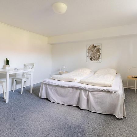 Vaerelse I Rolig Villakvarter, Central Beliggenhed Odense Zewnętrze zdjęcie