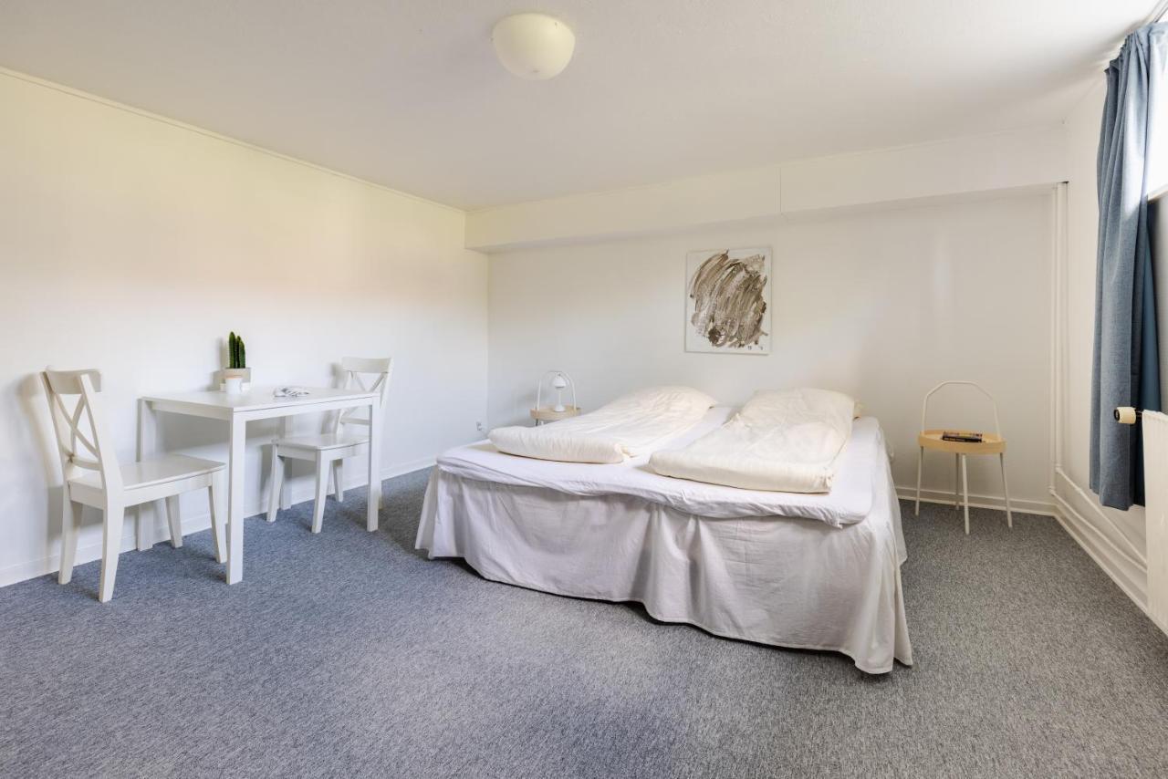 Vaerelse I Rolig Villakvarter, Central Beliggenhed Odense Zewnętrze zdjęcie